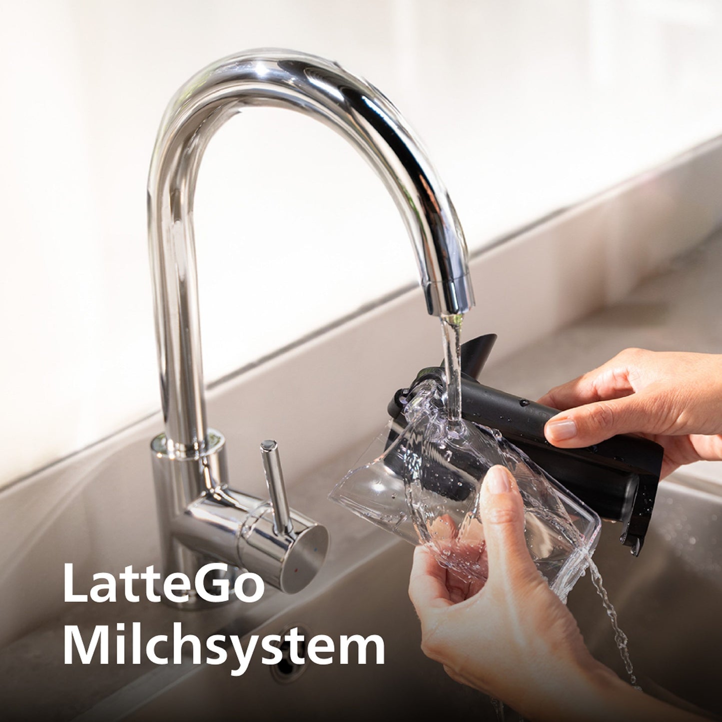 Fully automatic coffee machine 5400 Series EP5447/90 LatteGo 12 coffee specialties and 4 user profiles Black/Chrome